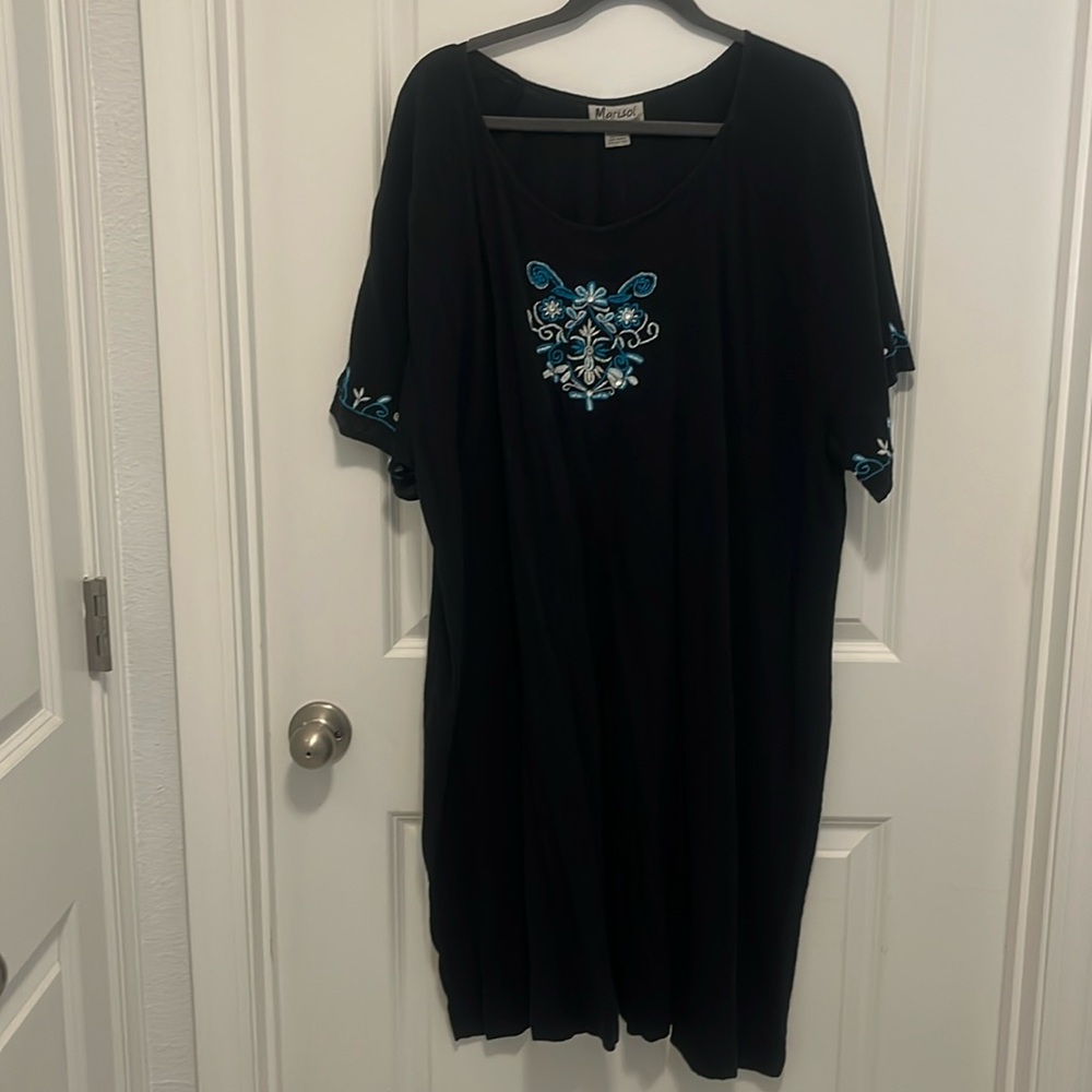 Women’s Black cotton dress (size 3x) 
With blue embellishment & rhinestones